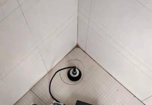 郑州中原区卫生间漏水维修之 loft 夹层储藏室毗邻暗管渗水哪家好，推荐诚匠小爱修缮